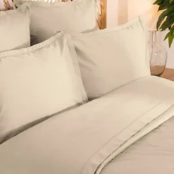 Parure de lit Landiha Percale beige lin 260x240cm - Atmosphera><noscript><img width=