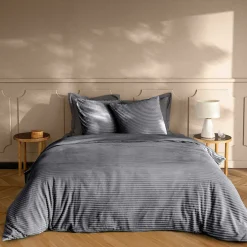 Parure de lit 240x220 cm + 2 taies Flanelle relief unie VELOUTEA Anthracite>Douceur D'Intérieur Discount