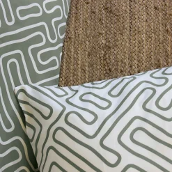 Parure de lit 240x220 cm en microfibre PARCHEMIN vert motif graphique 3 pièces><noscript><img width=