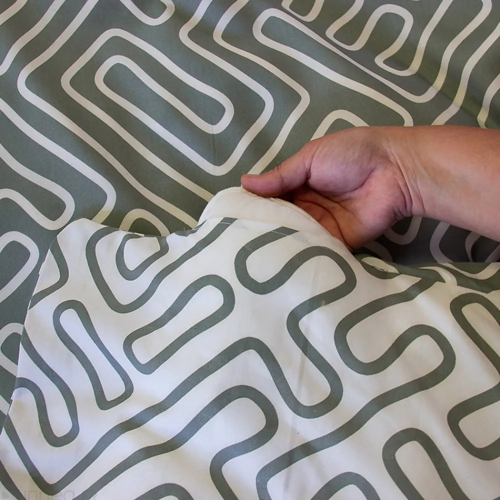 Parure de lit 240x220 cm en microfibre PARCHEMIN vert motif graphique 3 pièces>Linnea Clearance