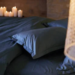 Parure de lit 260x240 cm set 50x70 cm percale MANOIR bleu Marine><noscript><img width=