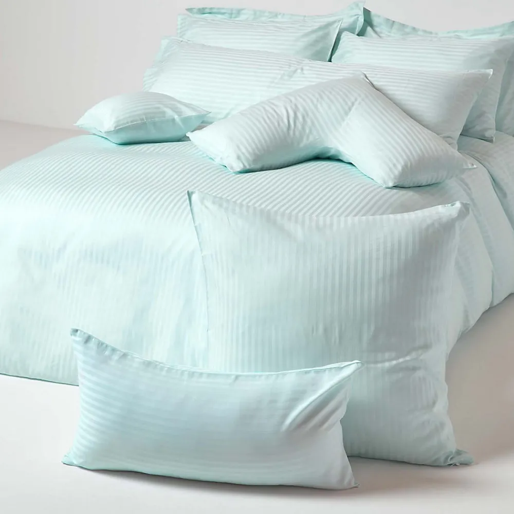 Taie d'oreiller à volants bleu satin rayé en coton égyptien 330 fils, 50x75 cm ->Homescapes Outlet