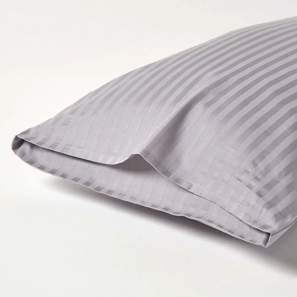 Homescapes Taie d'oreiller gris satin rayé en coton égyptien 330 fils, 50x75 cm -* Taie D'Oreiller