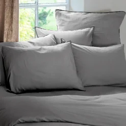 Taie d'oreiller PALACE pur coton lavé 50x70 cm uni gris acier><noscript><img width=