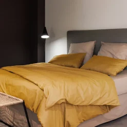 Linnea Taie d'oreiller PALACE pur coton lavé 65x65 cm uni jaune curry* Taie D'Oreiller
