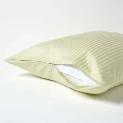 Homescapes Taie d'oreiller vert sauge satin rayé en coton égyptien 330 fils, 80x80 cm -* Taie D'Oreiller