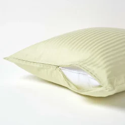 Homescapes Taie d'oreiller vert sauge satin rayé en coton égyptien 330 fils, 60x60 cm -* Taie D'Oreiller