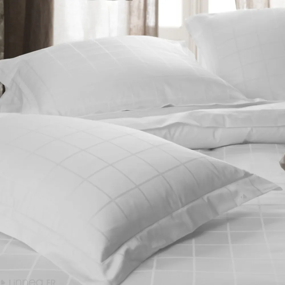 Taie d'oreiller 65x65 cm satin CONCERTO rayures blanc Neige>Linnea