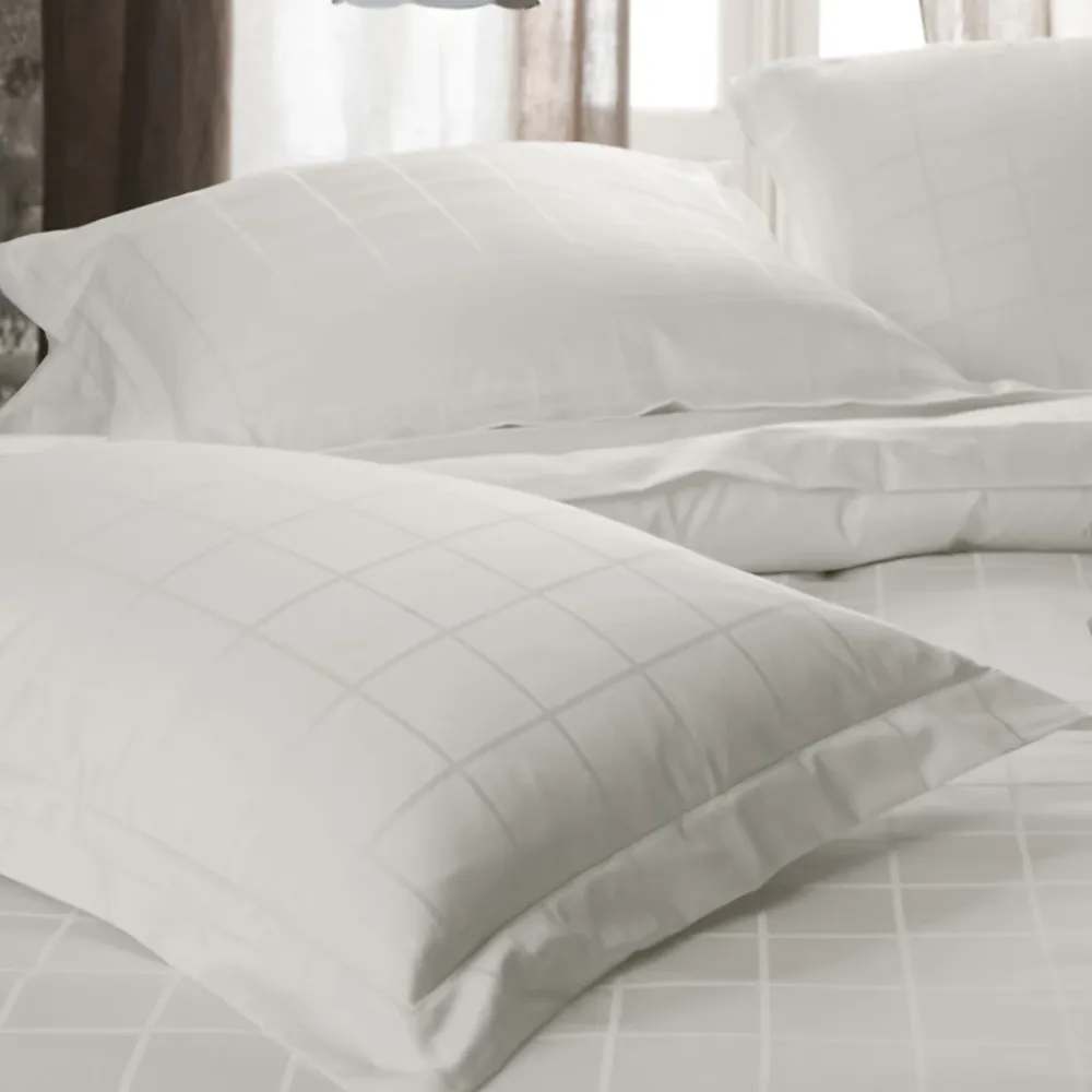 Linnea Taie d'oreiller 50x70 cm satin CONCERTO carreaux beige Craie* Taie D'Oreiller